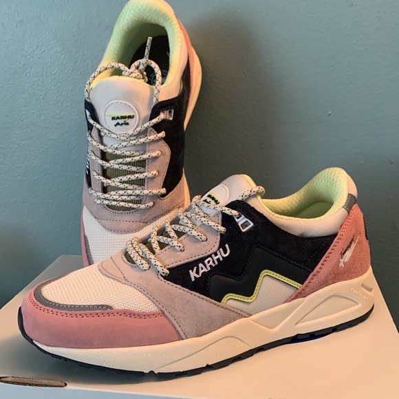 Karhu Shoes - Karhu Aria 95 Running Shoes - Size 9 - Unisex